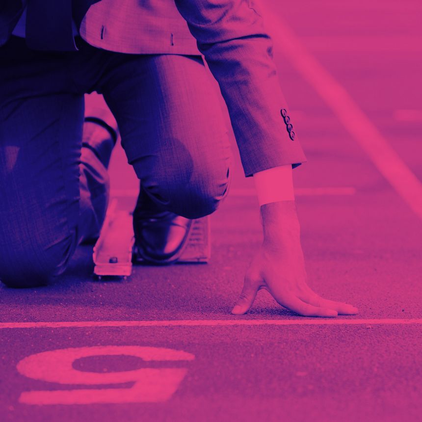 be-advanced Gründerberatung Startlinie Leichtathletik-Bahn